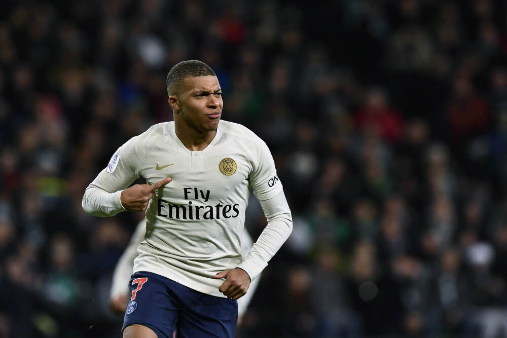 小米坚决“清仓”，16GB+1TB跳水882元，顶配版旗舰售价更亲民了